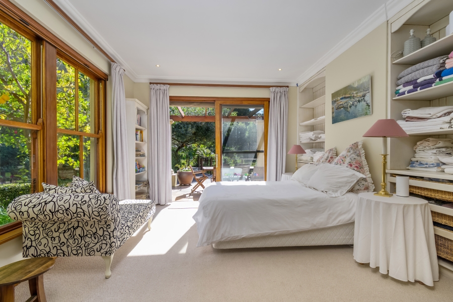 7 Bedroom Property for Sale in Zwaanswyk Western Cape